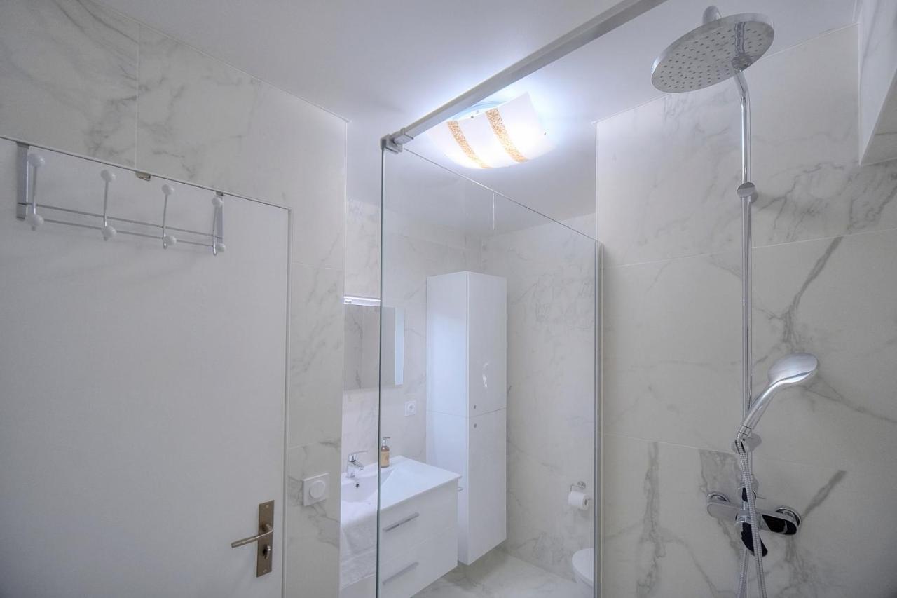 Immogroom - 2 Br- Bright - Terrace - Wifi - Air Conditioning คานส์ ภายนอก รูปภาพ